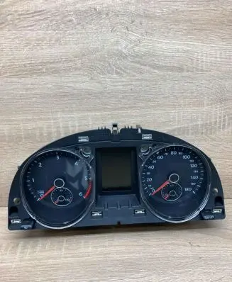Volkswagen PASSAT CC Speedometer (instrument cluster) 3C8920970P A2C53219792