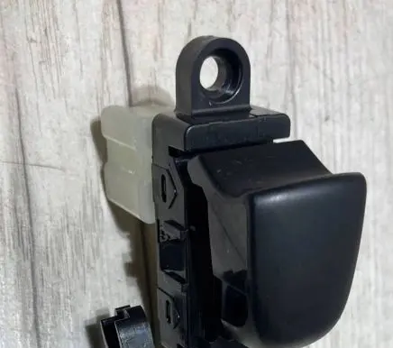 Nissan Micra K14 Quarter vent window switch 