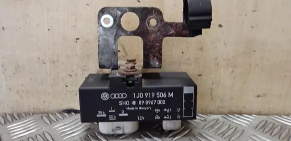 Coolant fan relay