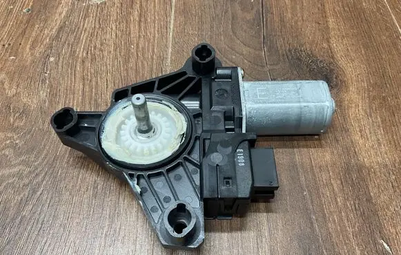 Mercedes-Benz E W213 Rear door window regulator motor A2139060502