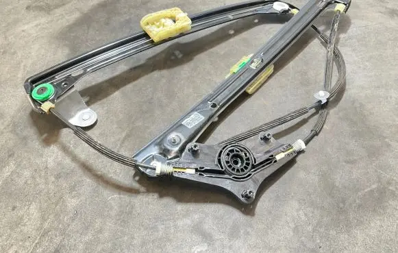 Volkswagen Golf VII Front door window regulator with motor 5G4837461H C03532105 031118042059