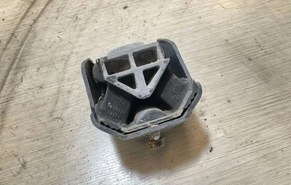Mercedes-Benz Sprinter W906 Engine mount bracket A9062411713 1713G
