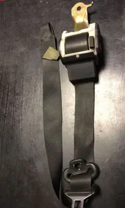 BMW 3 E36 Front seatbelt 8119181