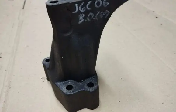 Jeep Grand Cherokee (WK) Engine mounting bracket 6420960345