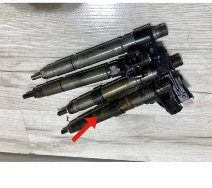 Jaguar XF X250 Fuel injector 9687454380