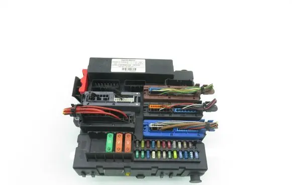 Opel Vectra C Central body control module 13189924EU
