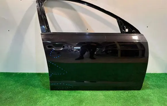 Skoda Octavia Mk3 (5E) Front door