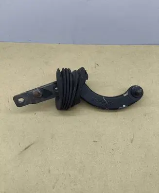 Tailgate/trunk/boot hinge