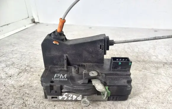 Opel Meriva A Front door lock 13203899PM