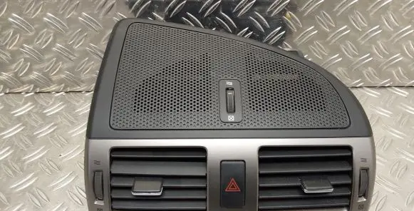 Toyota Avensis T270 Dash center air vent grill 5567005160 5567005171