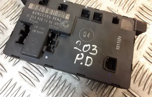 Mercedes-Benz C W203 Door control unit/module 2038201485 A2038201485