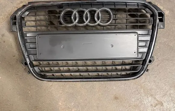 Audi A1 Front bumper upper radiator grill 8X0853651