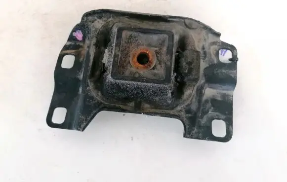 Volvo V50 Engine mount bracket 349249l 504703