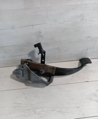 Dodge Durango III Brake pedal 84581656AA