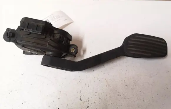 Volvo V70 Accelerator throttle pedal 6PV00853715 30683515