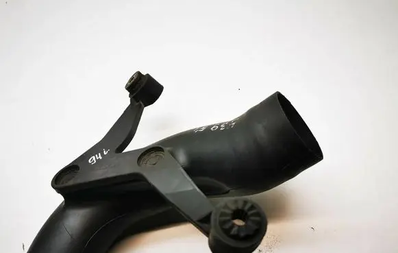 BMW 5 E39 Air intake duct part 2247825 1332247825