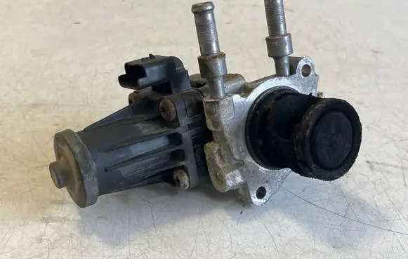 Opel Vivaro EGR valve 50563924 332812850014