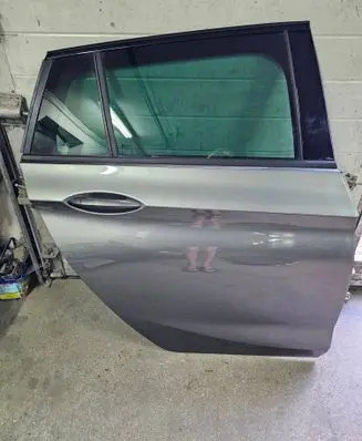 Opel Astra K Rear door