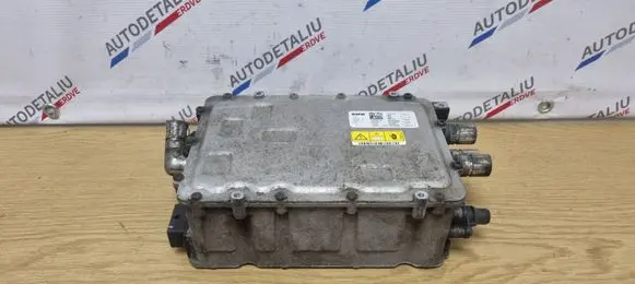 BMW 2 F45 Voltage converter inverter 8678851