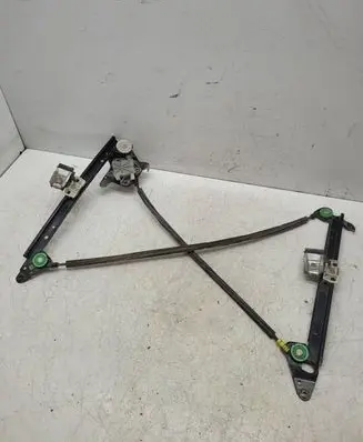 Rear door manual window regulator