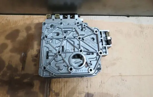 Volkswagen Golf IV Transmission gearbox valve body 01M325283A