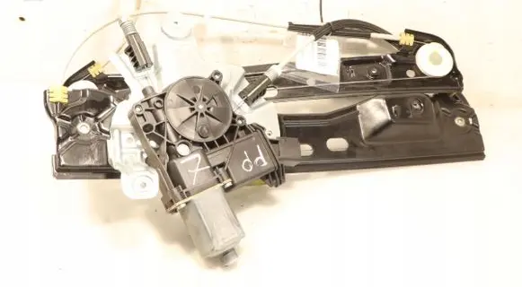 Front window lifting mechanism without motor