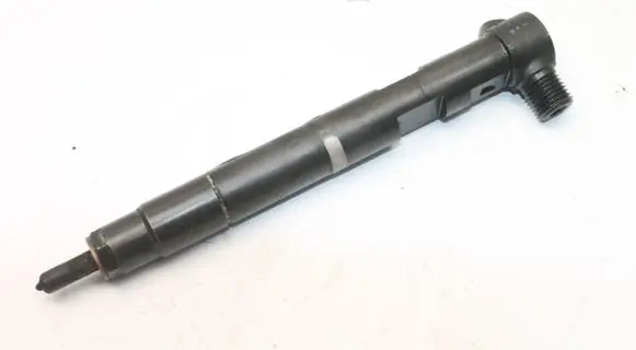 Mercedes-Benz C W204 Fuel injector 228354010