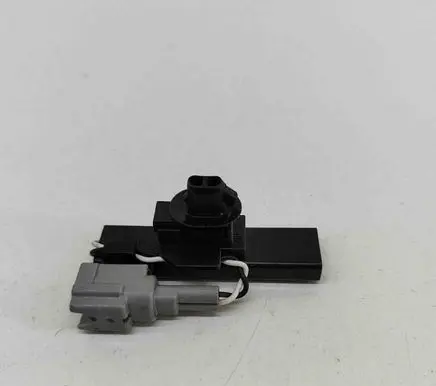 Suzuki SX4 S-Cross Keyless system antenna 3717557L00