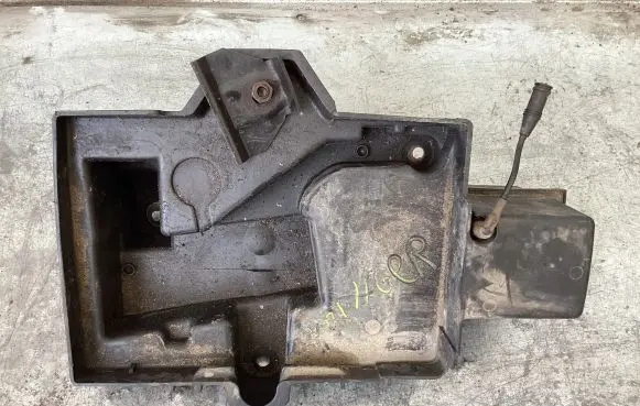 Battery box tray