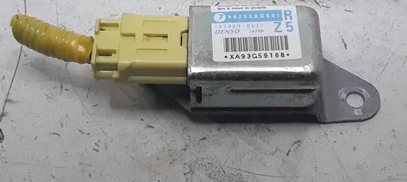 Subaru Legacy Airbag deployment crash/impact sensor 98235AG001 1879000671