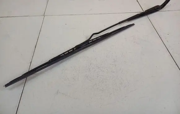 Chrysler Voyager Front wiper blade arm 4717347