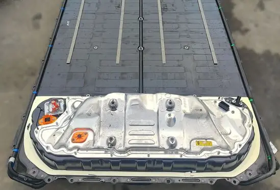 Tesla Model 3 Highland Hybrid / electric car battery 166696924E