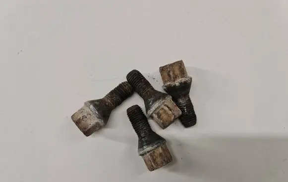 Fiat Grande Punto Nuts/bolts 