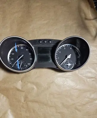 Mercedes-Benz GL X164 Speedometer (instrument cluster) A1649008200 A2X53361685 1649008200