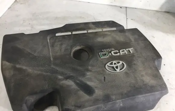 Toyota Avensis T270 Engine cover (trim) PA6M20GF10