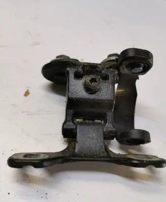 BMW 1 E81 E87 Front door upper hinge 7060626