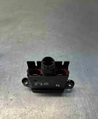 BMW 5 F10 F11 Current control relay V4915341802