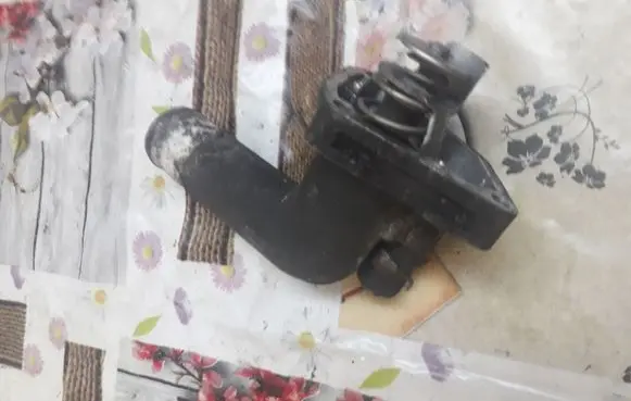 Thermostat/thermostat housing