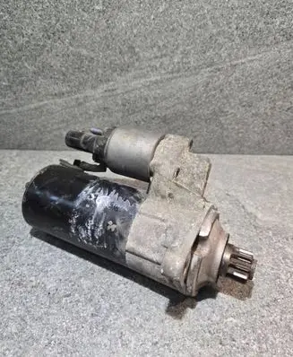 Volkswagen PASSAT B6 Starter motor 02E911023