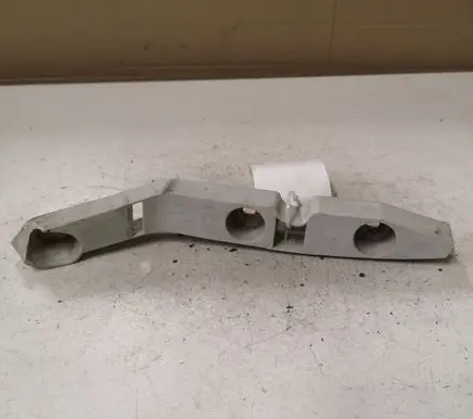 Ford Focus Front bumper mounting bracket 4M5117D959A C8L6A