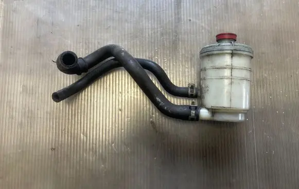 Power steering fluid tank/reservoir