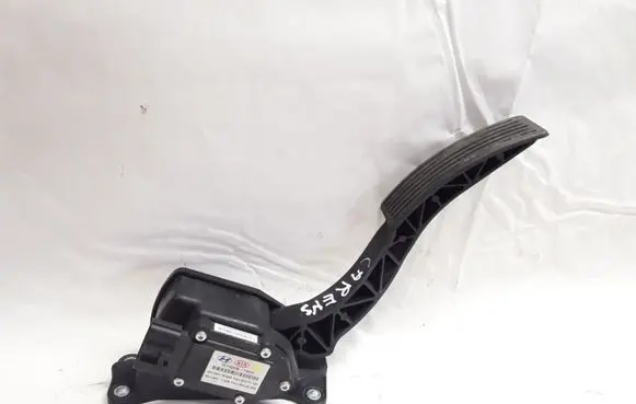 KIA Carens I Accelerator throttle pedal DCT0043A1D910