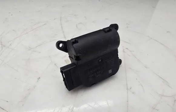 Volkswagen Crafter Air flap motor/actuator 0132801373 D6581