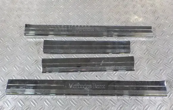 Mercedes-Benz CLS C219 Side skirt front trim A2196800135