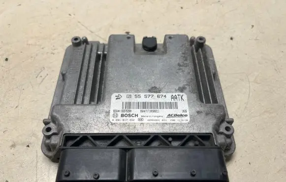 Opel Insignia A Engine control unit/module 55577674 55575350 0281017452