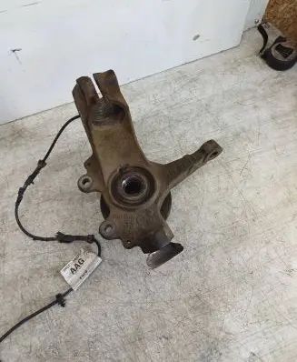 Ford Focus C-MAX Front wheel hub 3M513K170