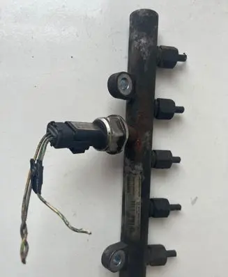 Volvo V50 Fuel main line pipe 9645689580 10094453