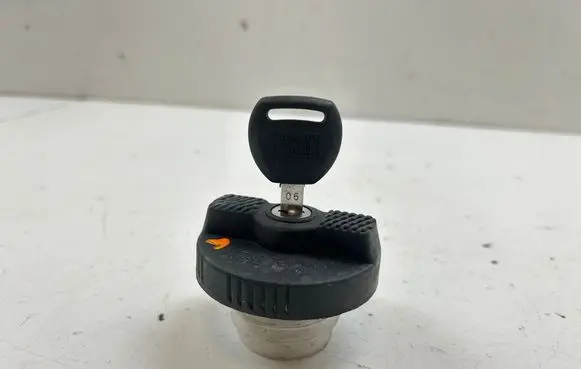 Toyota Hilux (AN120, AN130) Fuel tank filler cap 