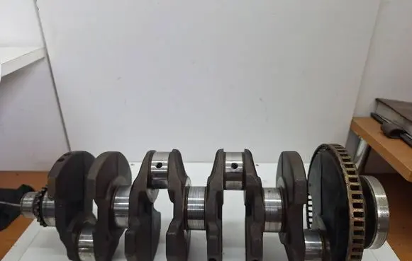Audi A6 S6 C6 4F Crankshaft 050105189B