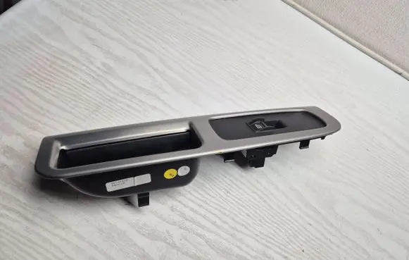 Volvo C30 Electric window control switch 8663815 BSW464